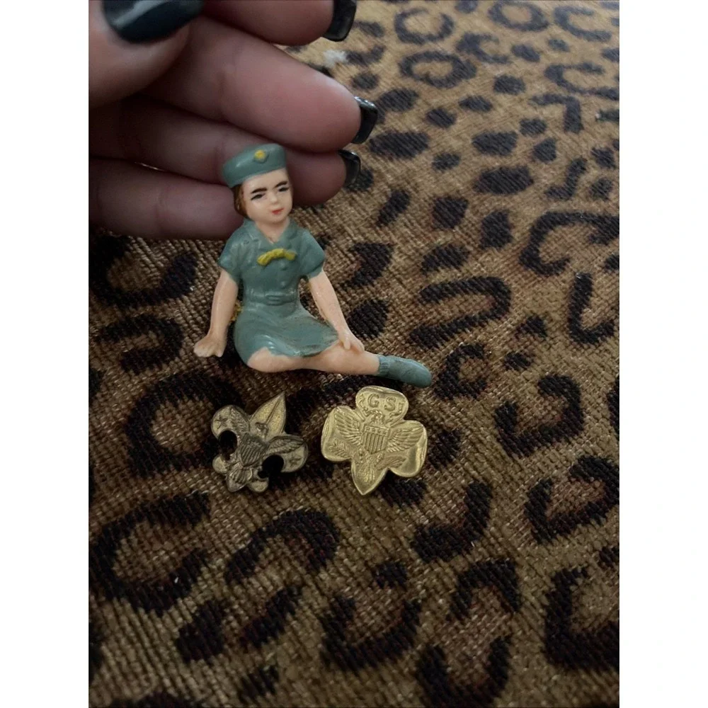 VTG Girl Scout/Brownies Lot Of 3- Cake Topper & 2 Lapel Pins
